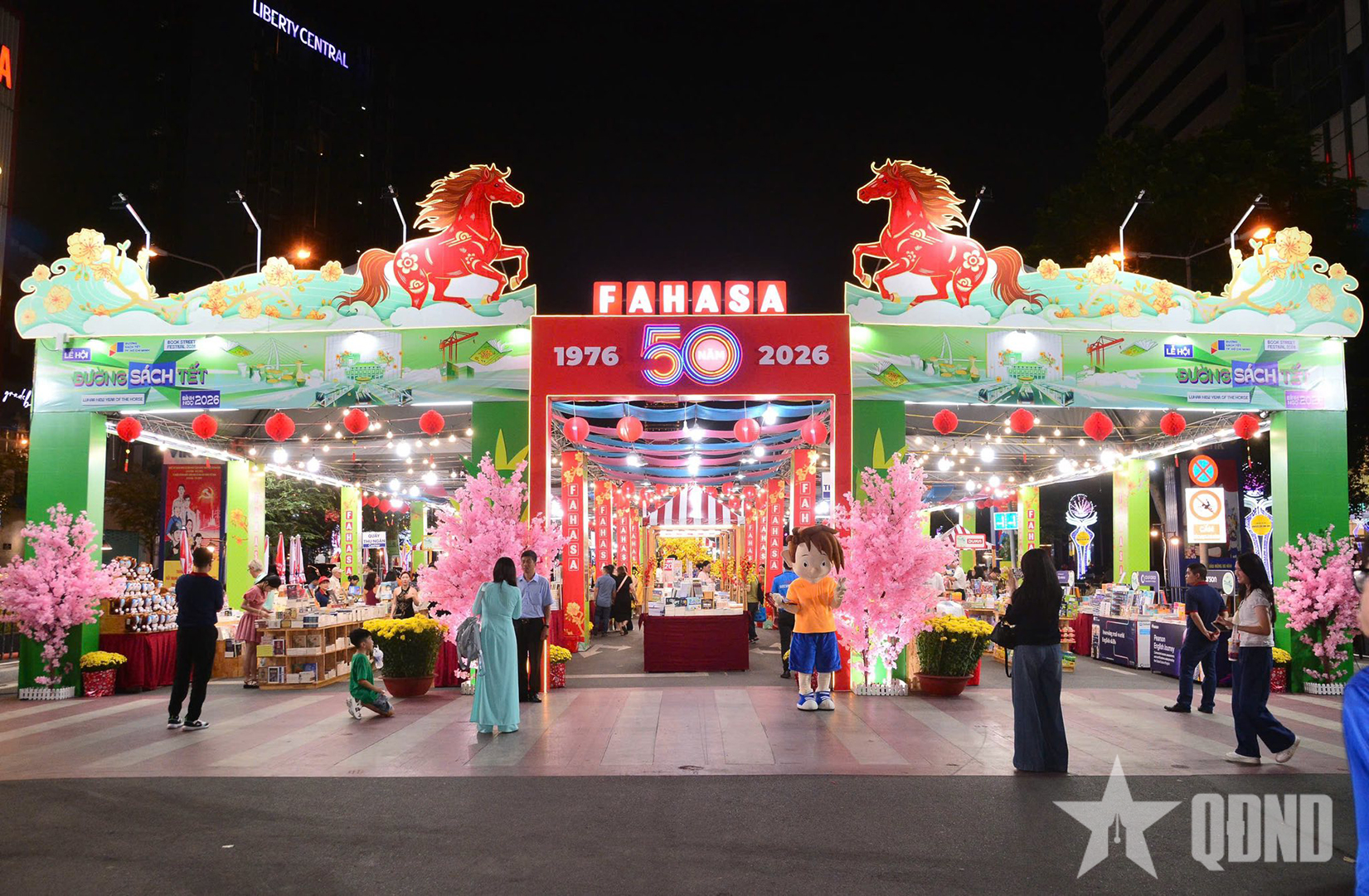 TP Hồ Chí Minh: Hơn 1,1 triệu lượt người tham quan Lễ hội Đường sách Tết Bính Ngọ